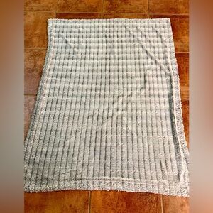 Luxurious Faux Fur Blanket Soft Warm Fluffy Sherpa Sofa Throw Shaggy Soft Silver